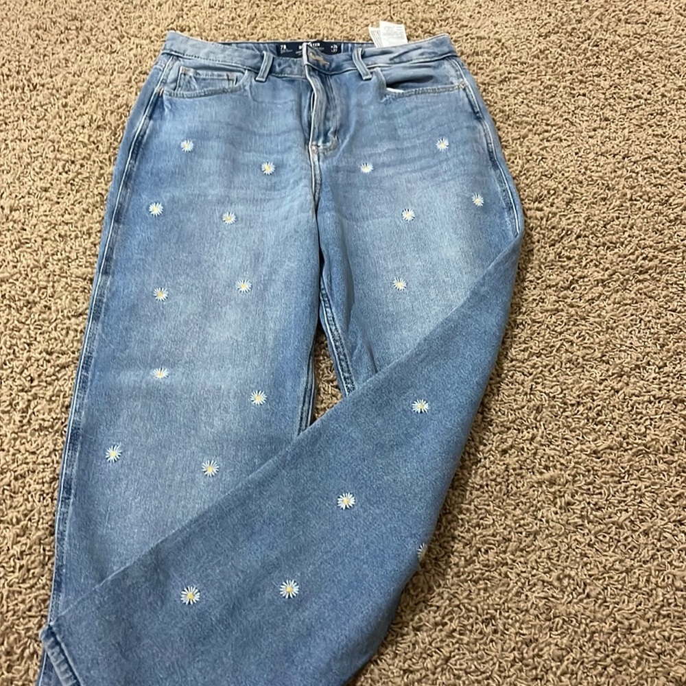 7r from hollister never worn brand new